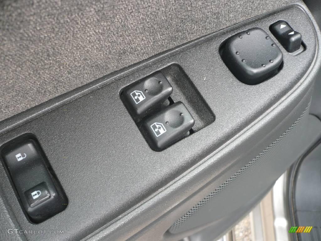 2003 Silverado 1500 LS Extended Cab 4x4 - Light Pewter Metallic / Dark Charcoal photo #8