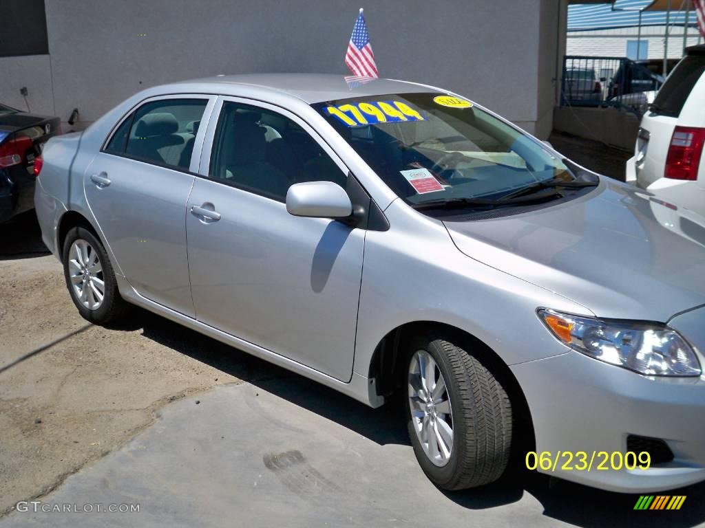 2009 Corolla LE - Classic Silver Metallic / Ash photo #2