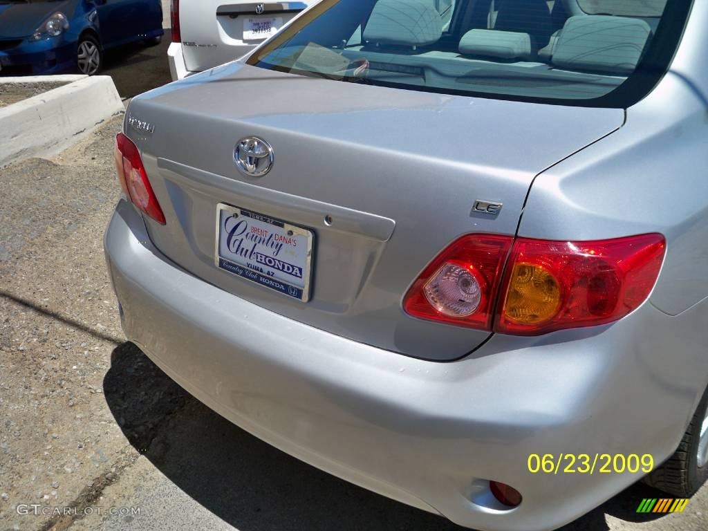 2009 Corolla LE - Classic Silver Metallic / Ash photo #3