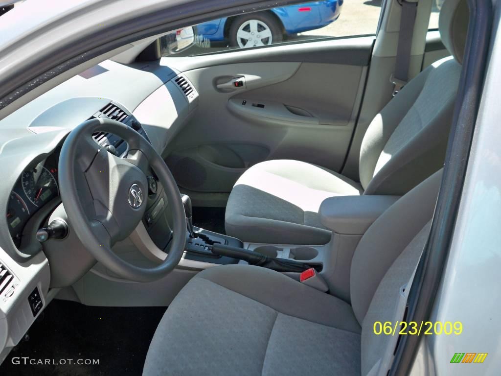 2009 Corolla LE - Classic Silver Metallic / Ash photo #4
