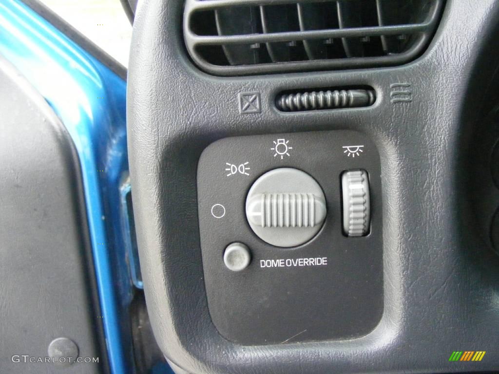 2000 S10 LS Extended Cab 4x4 - Space Blue Metallic / Graphite photo #33