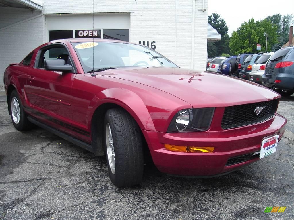 2007 Mustang V6 Premium Coupe - Redfire Metallic / Dark Charcoal photo #7