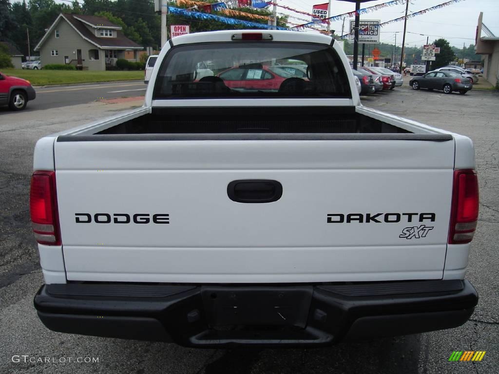 2004 Dakota SXT Quad Cab - Bright White / Dark Slate Gray photo #5