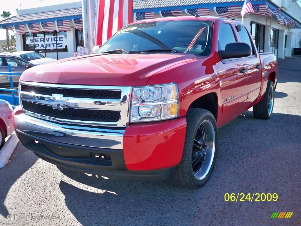 2008 Silverado 1500 LS Crew Cab 4x4 - Victory Red / Dark Titanium photo #1