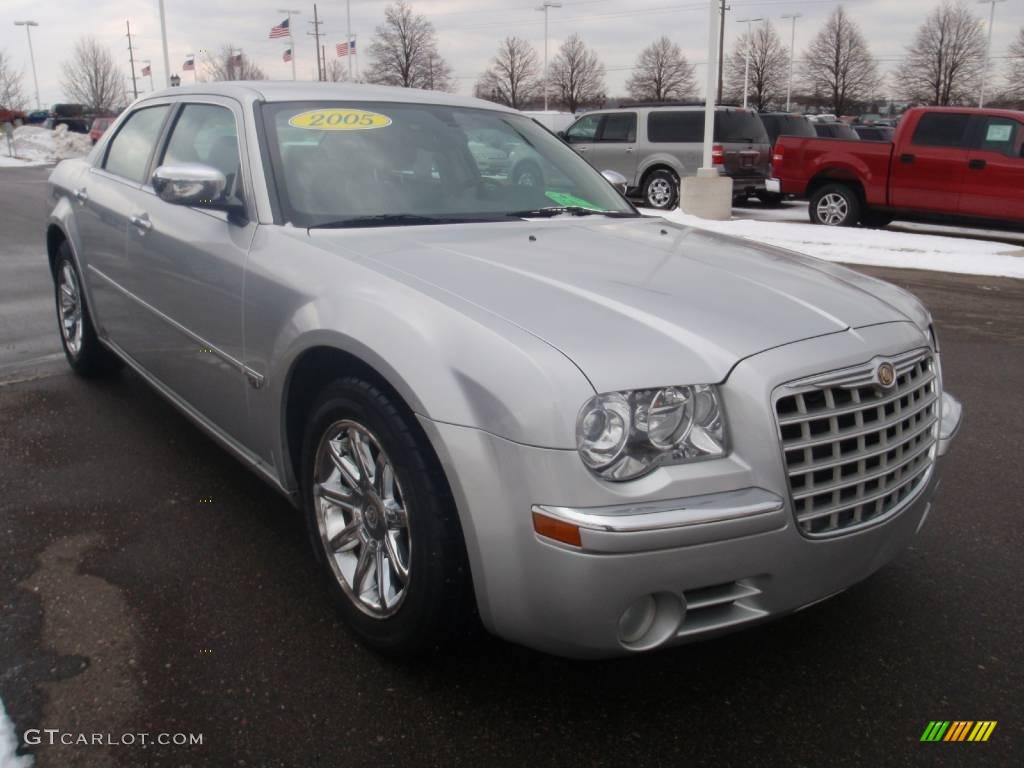 2005 300 C HEMI - Bright Silver Metallic / Dark Slate Gray/Medium Slate Gray photo #7