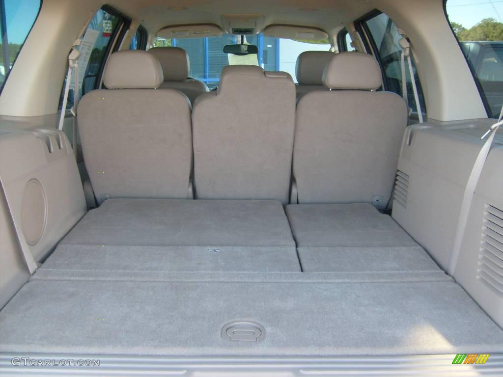 2005 Expedition Limited 4x4 - Pueblo Gold Metallic / Medium Parchment photo #31