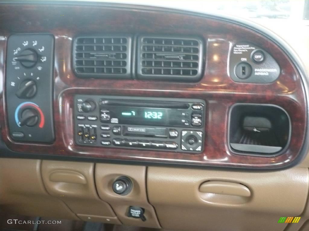 2001 Ram 1500 Sport Club Cab 4x4 - Bright White / Tan photo #19