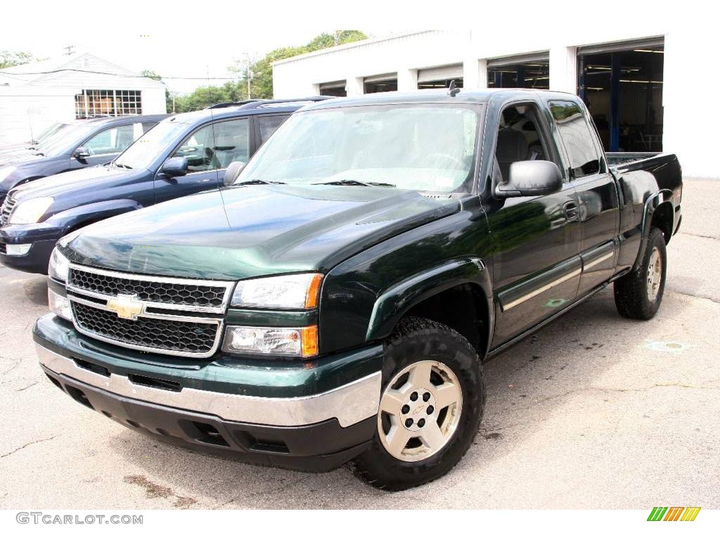 2006 Silverado 1500 LS Extended Cab 4x4 - Dark Green Metallic / Dark Charcoal photo #1