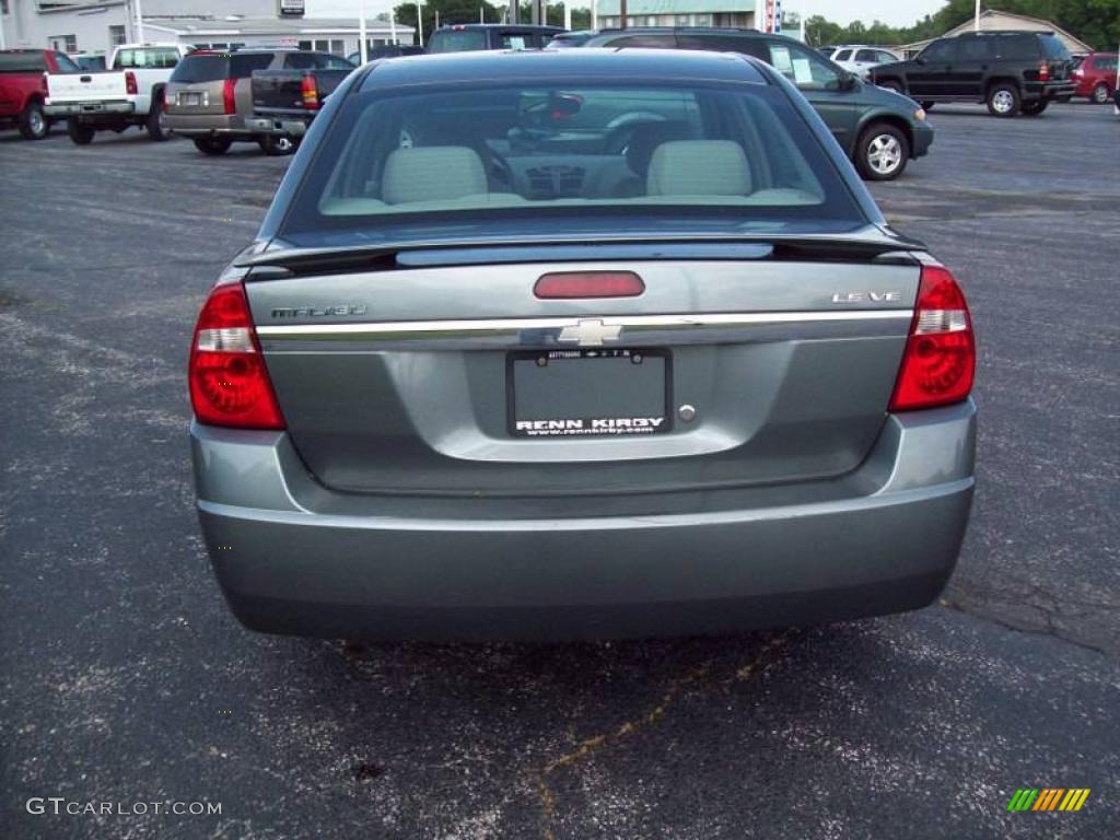 2005 Malibu LS V6 Sedan - Medium Gray Metallic / Gray photo #7