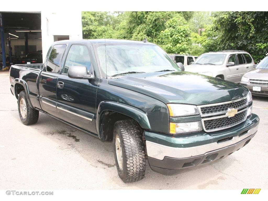 2006 Silverado 1500 LS Extended Cab 4x4 - Dark Green Metallic / Dark Charcoal photo #3