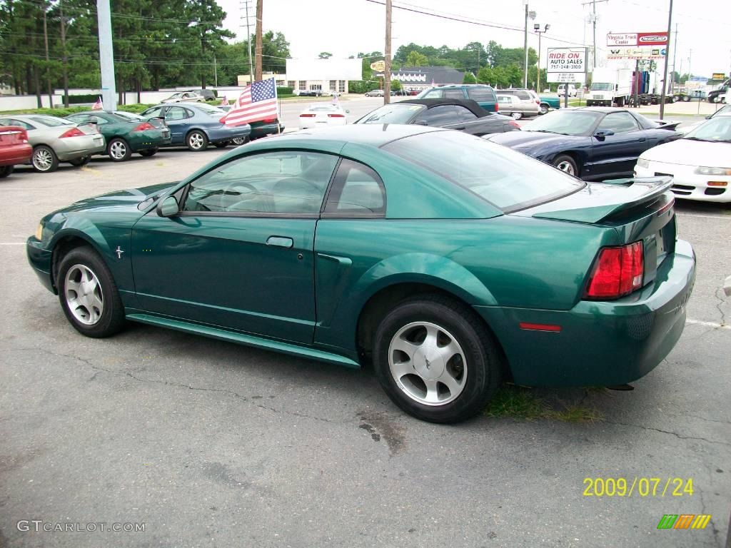 2000 Mustang V6 Coupe - Electric Green Metallic / Medium Graphite photo #4