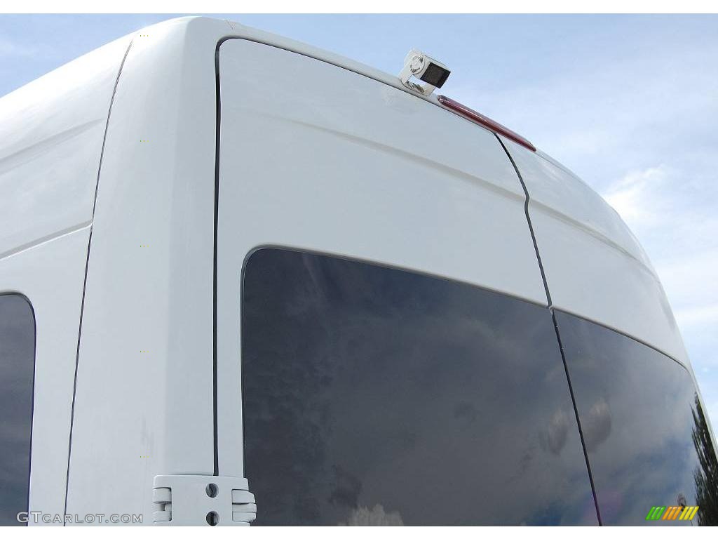 2007 Sprinter Van 2500 High Roof Passenger Executive - Arctic White / Executive Parchment photo #14