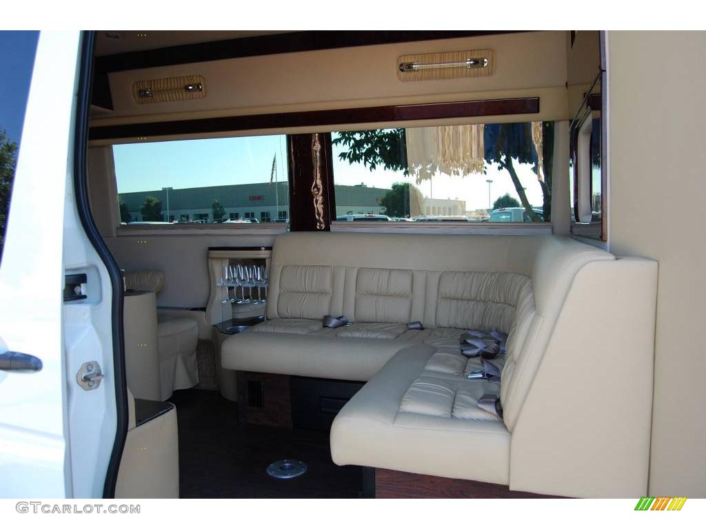 2007 Sprinter Van 2500 High Roof Passenger Executive - Arctic White / Executive Parchment photo #29
