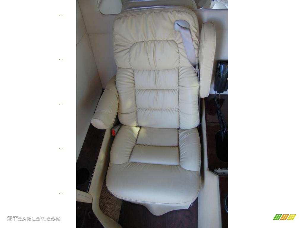 2007 Sprinter Van 2500 High Roof Passenger Executive - Arctic White / Executive Parchment photo #34