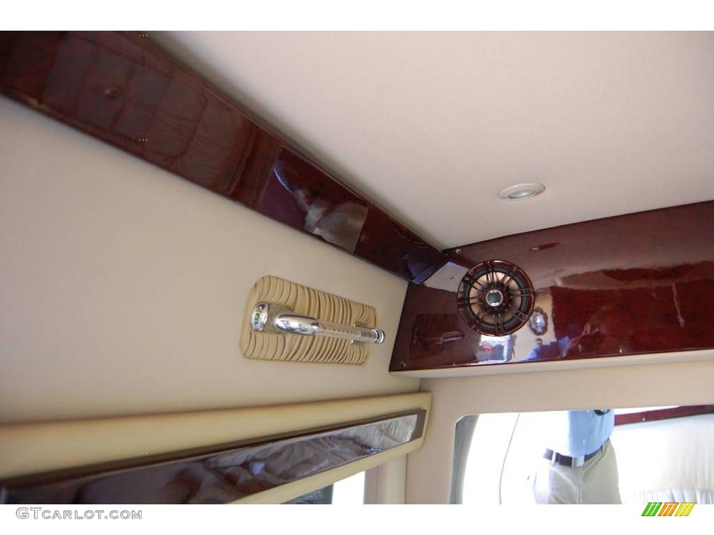 2007 Sprinter Van 2500 High Roof Passenger Executive - Arctic White / Executive Parchment photo #40
