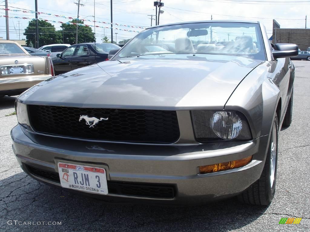 2005 Mustang V6 Premium Convertible - Mineral Grey Metallic / Medium Parchment photo #2