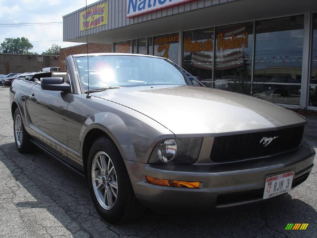 2005 Mustang V6 Premium Convertible - Mineral Grey Metallic / Medium Parchment photo #4