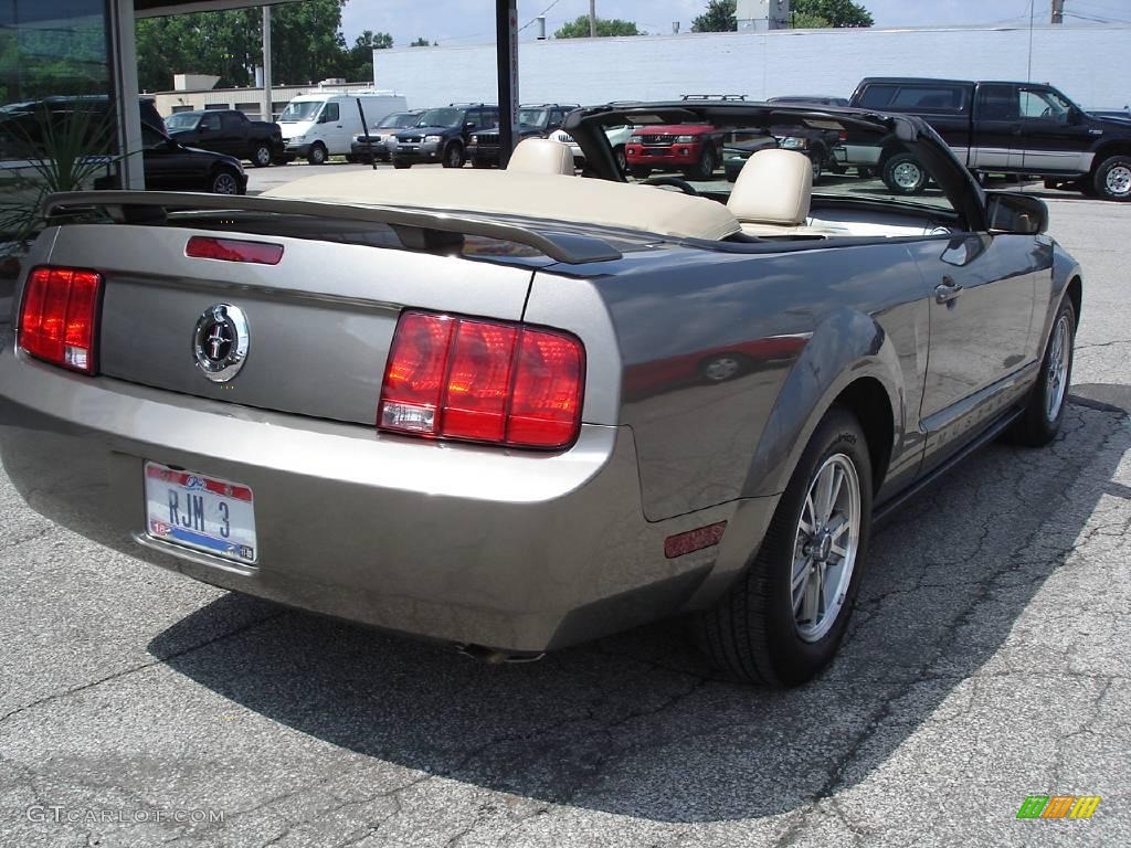 2005 Mustang V6 Premium Convertible - Mineral Grey Metallic / Medium Parchment photo #6