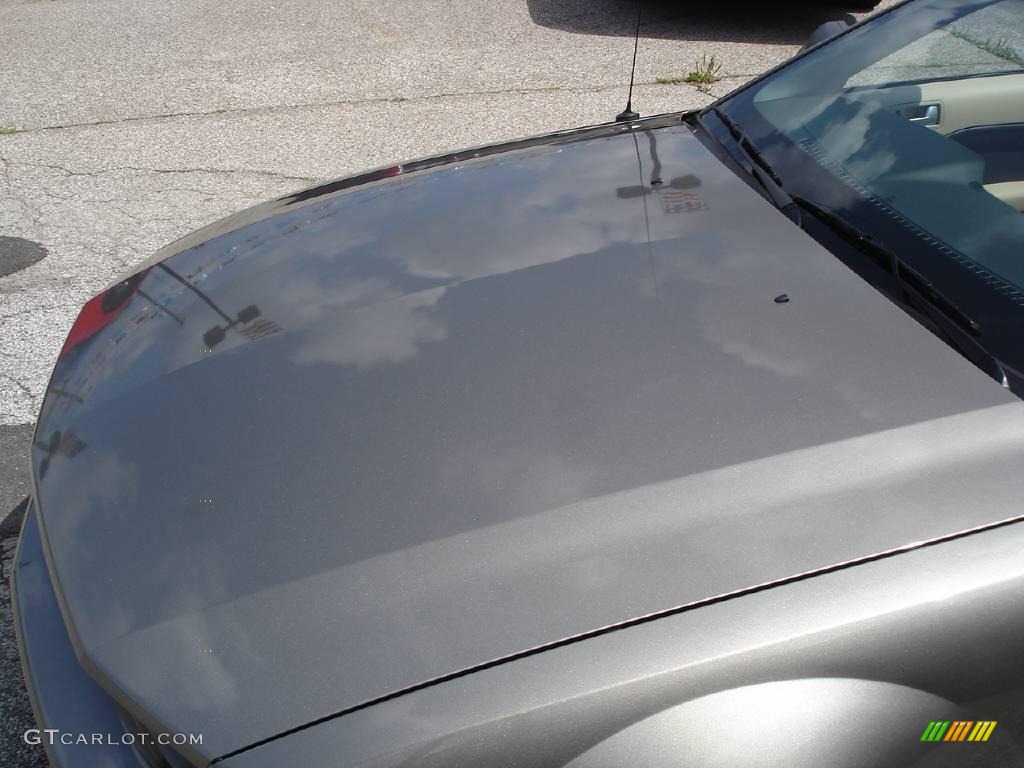 2005 Mustang V6 Premium Convertible - Mineral Grey Metallic / Medium Parchment photo #11