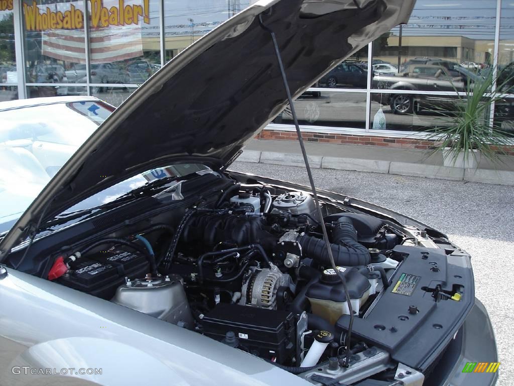 2005 Mustang V6 Premium Convertible - Mineral Grey Metallic / Medium Parchment photo #52