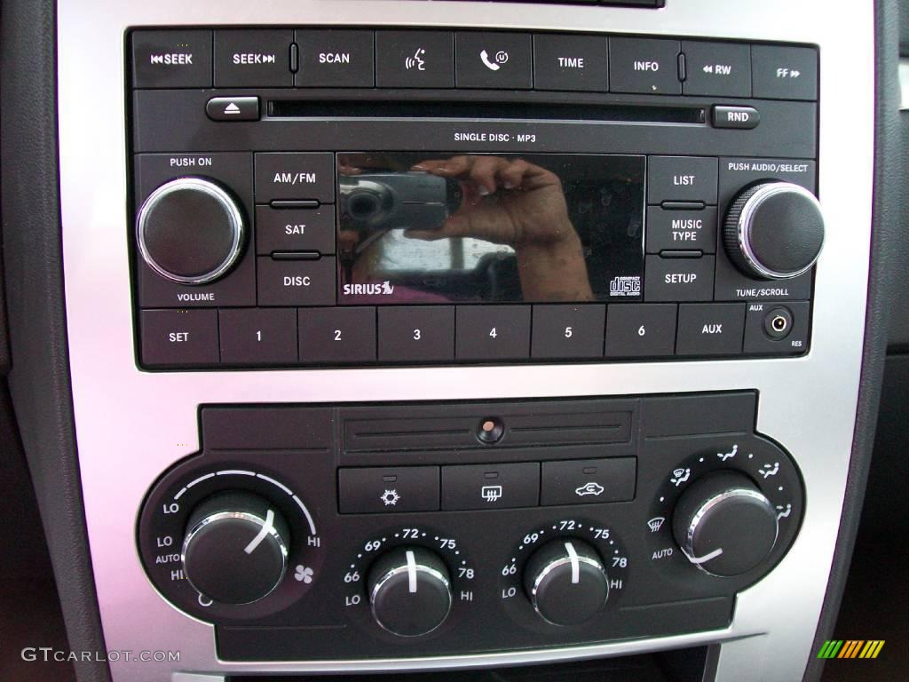 2008 Charger SXT AWD - Stone White / Dark Slate Gray photo #14