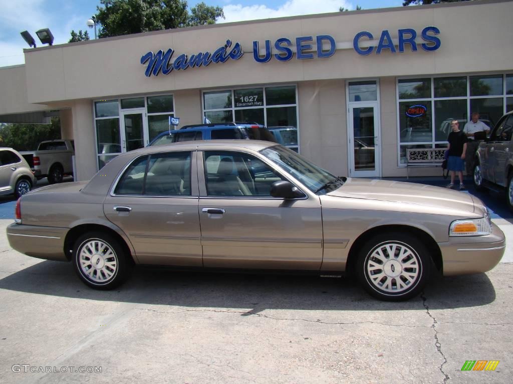2004 Crown Victoria LX - Arizona Beige Metallic / Medium Parchment photo #1