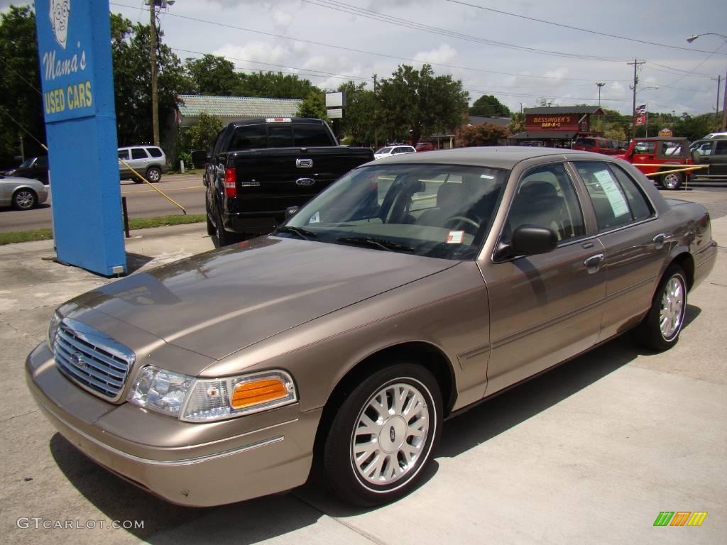 2004 Crown Victoria LX - Arizona Beige Metallic / Medium Parchment photo #4