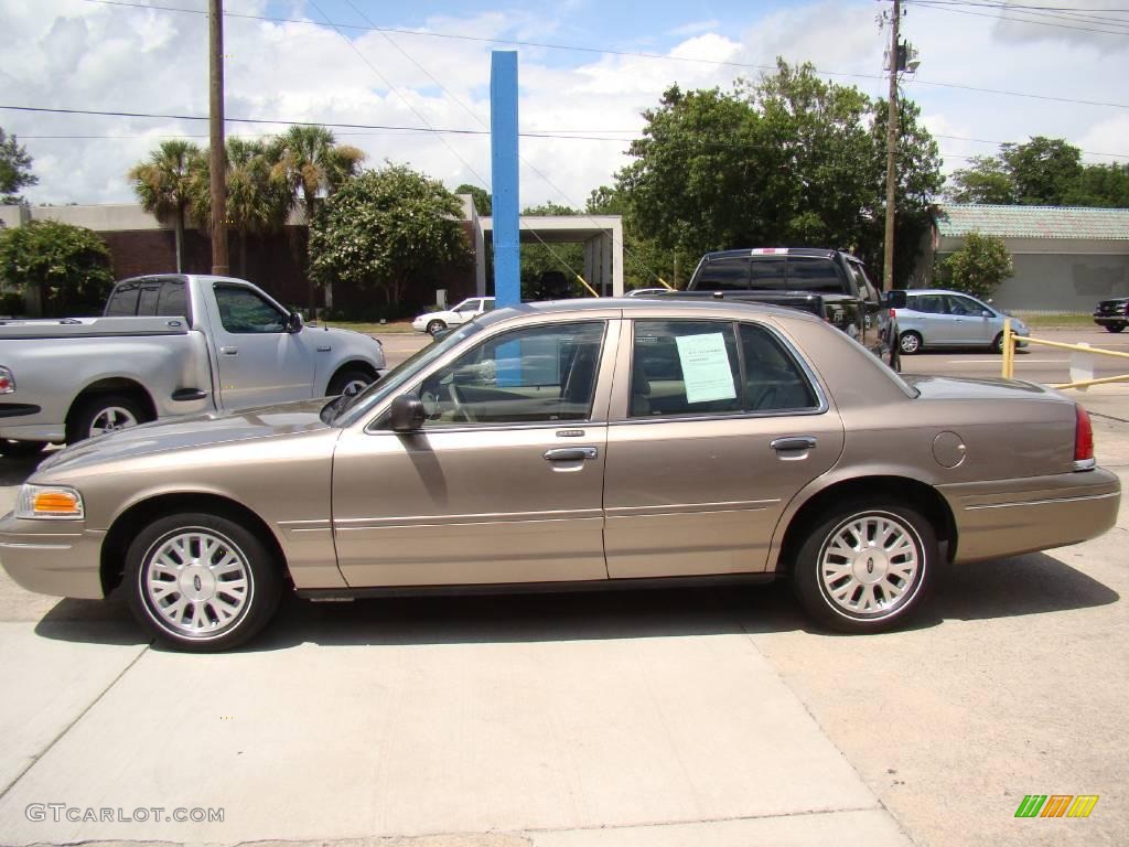 2004 Crown Victoria LX - Arizona Beige Metallic / Medium Parchment photo #5