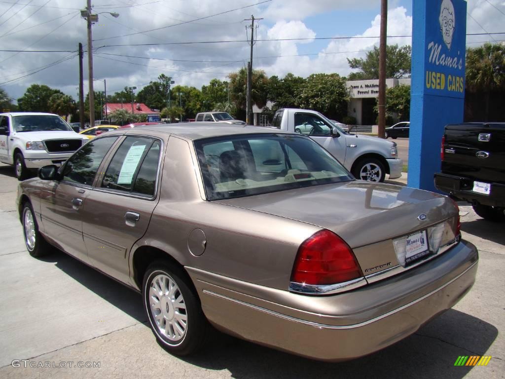 2004 Crown Victoria LX - Arizona Beige Metallic / Medium Parchment photo #6
