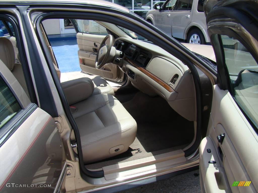 2004 Crown Victoria LX - Arizona Beige Metallic / Medium Parchment photo #11