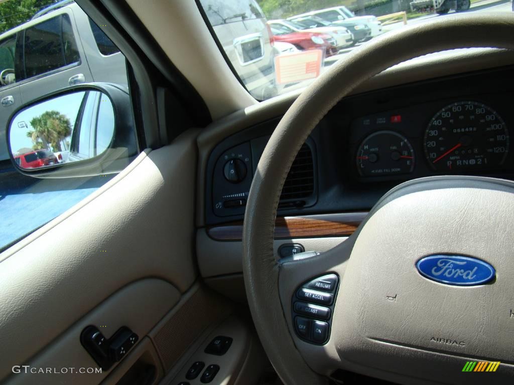 2004 Crown Victoria LX - Arizona Beige Metallic / Medium Parchment photo #16