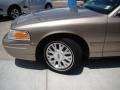 2004 Arizona Beige Metallic Ford Crown Victoria LX  photo #21