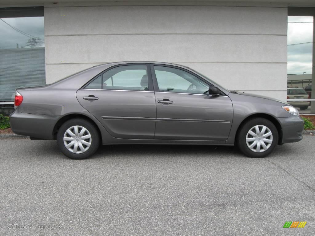 2005 Camry LE - Phantom Gray Pearl / Dark Gray photo #2