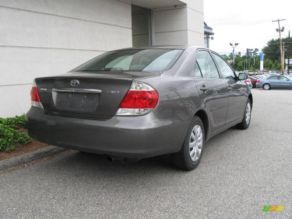 2005 Camry LE - Phantom Gray Pearl / Dark Gray photo #3