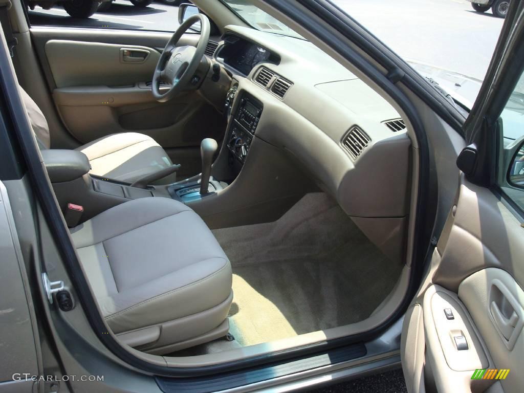 2001 Camry LE - Antique Sage Pearl / Oak photo #20