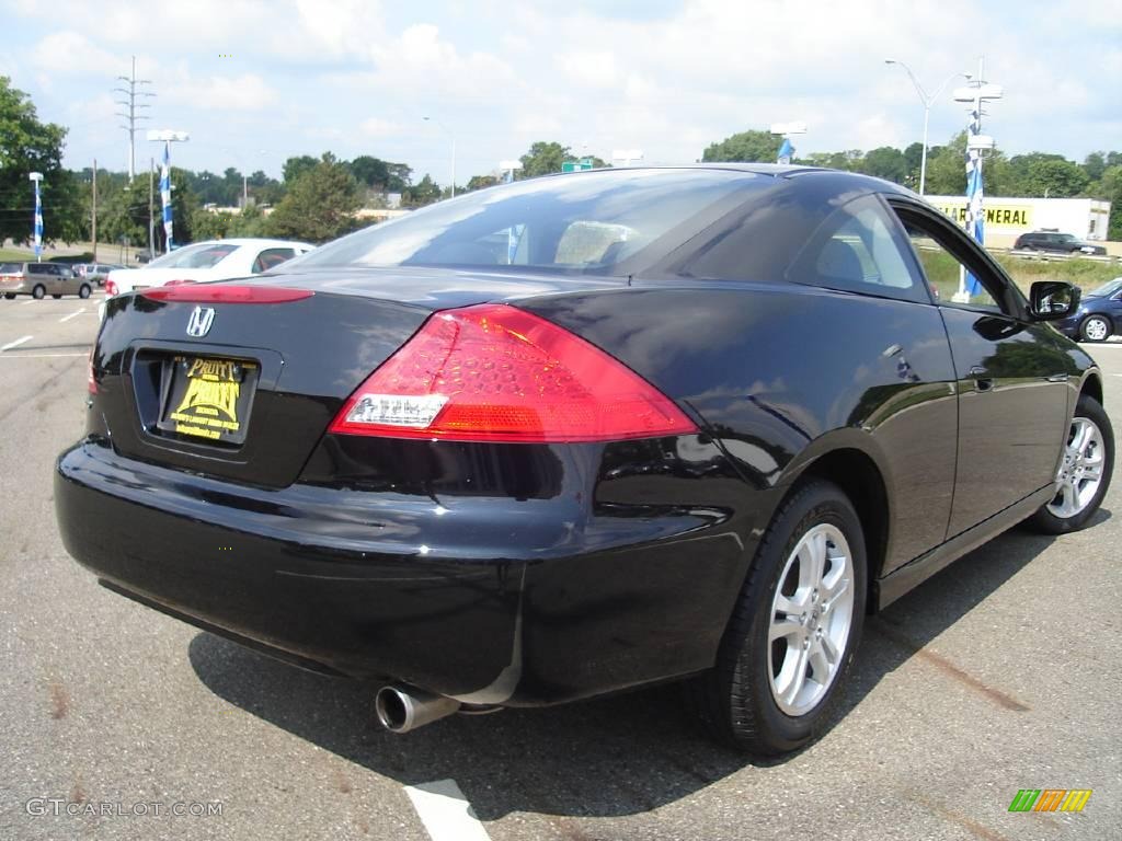 2006 Accord LX Coupe - Nighthawk Black Pearl / Black photo #5