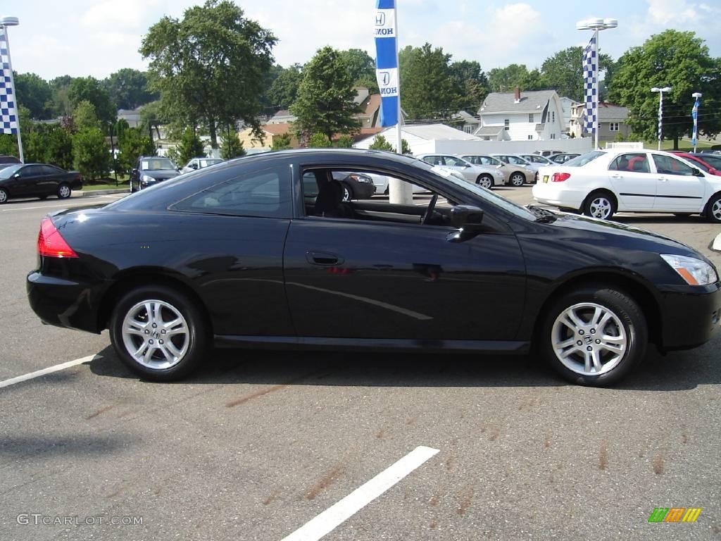 2006 Accord LX Coupe - Nighthawk Black Pearl / Black photo #6