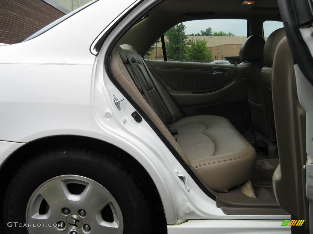 2002 Accord EX V6 Sedan - Taffeta White / Ivory photo #24