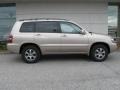 2007 Sonora Gold Pearl Toyota Highlander V6 4WD  photo #2