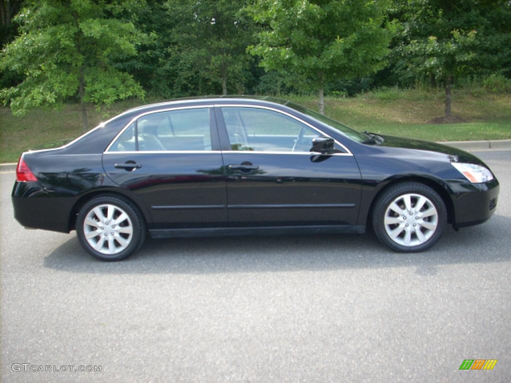 2006 Accord LX V6 Sedan - Nighthawk Black Pearl / Gray photo #2