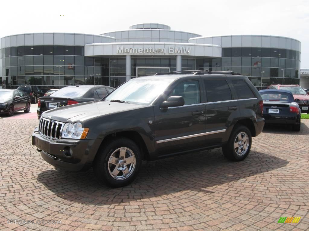 Dark Khaki Pearl Jeep Grand Cherokee