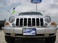 2005 Bright Silver Metallic Jeep Liberty Limited  photo #2