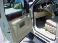 2005 Cashmere Tri Coat Lincoln Navigator Luxury  photo #10