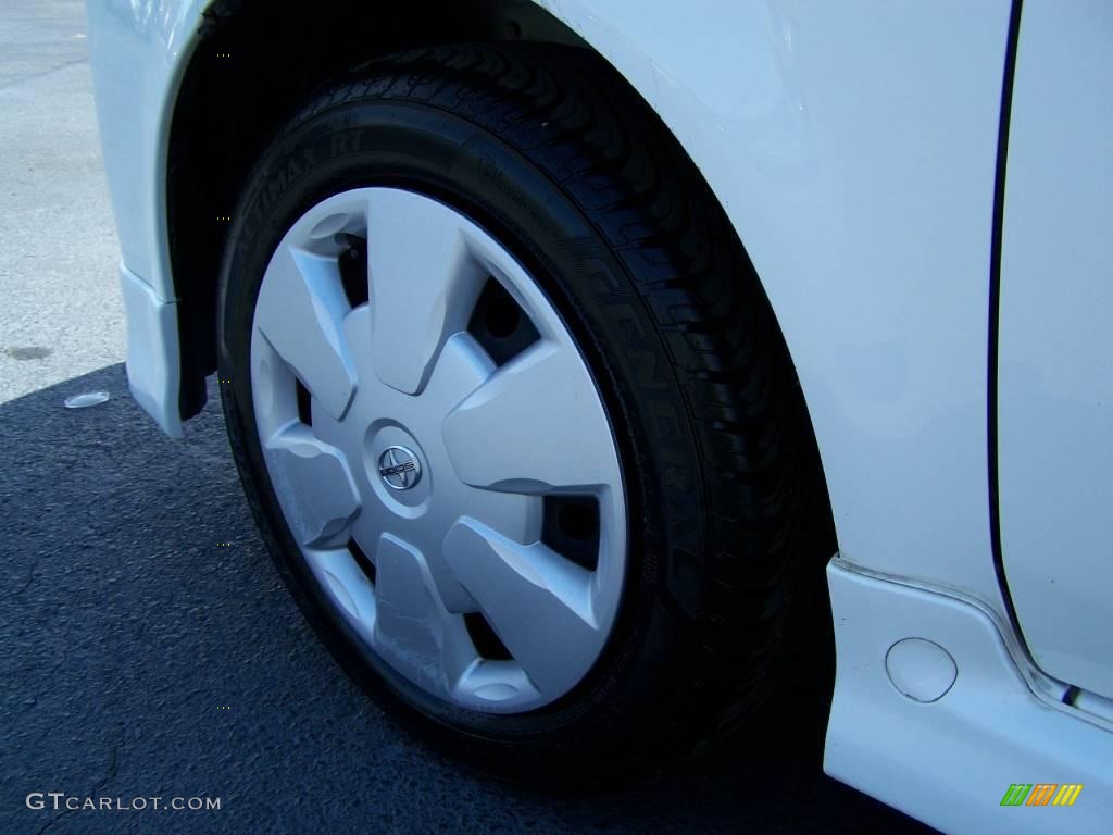 2006 xB  - Polar White / Dark Charcoal photo #8