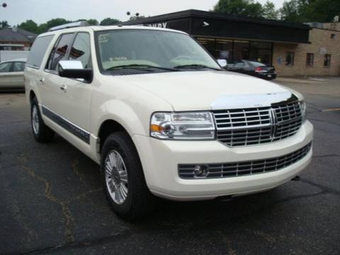 2007 Lincoln Navigator L Luxury 4x4 Data, Info and Specs