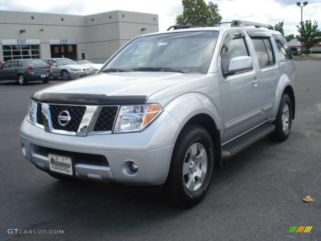 2007 Pathfinder SE - Silver Lightning / Graphite photo #1