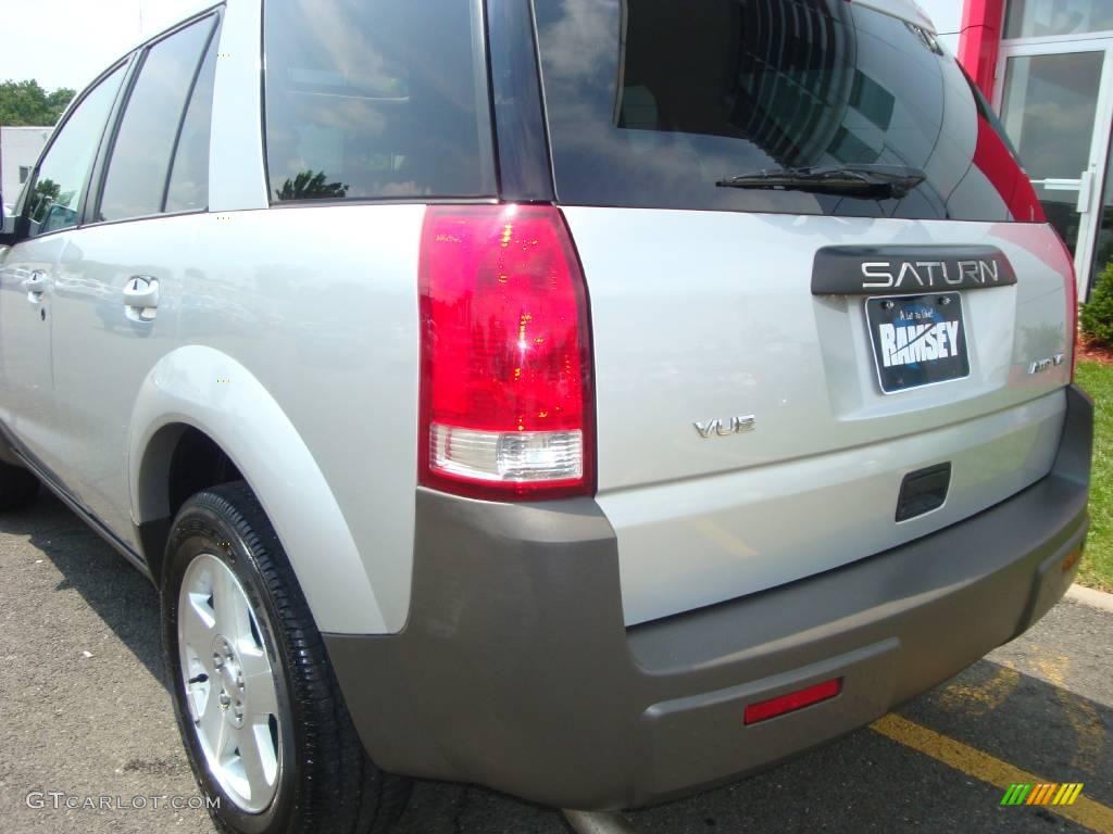 2005 VUE V6 AWD - Silver Nickel / Gray photo #17