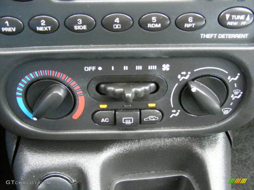 2000 S Series SL2 Sedan - Blackberry / Gray photo #21