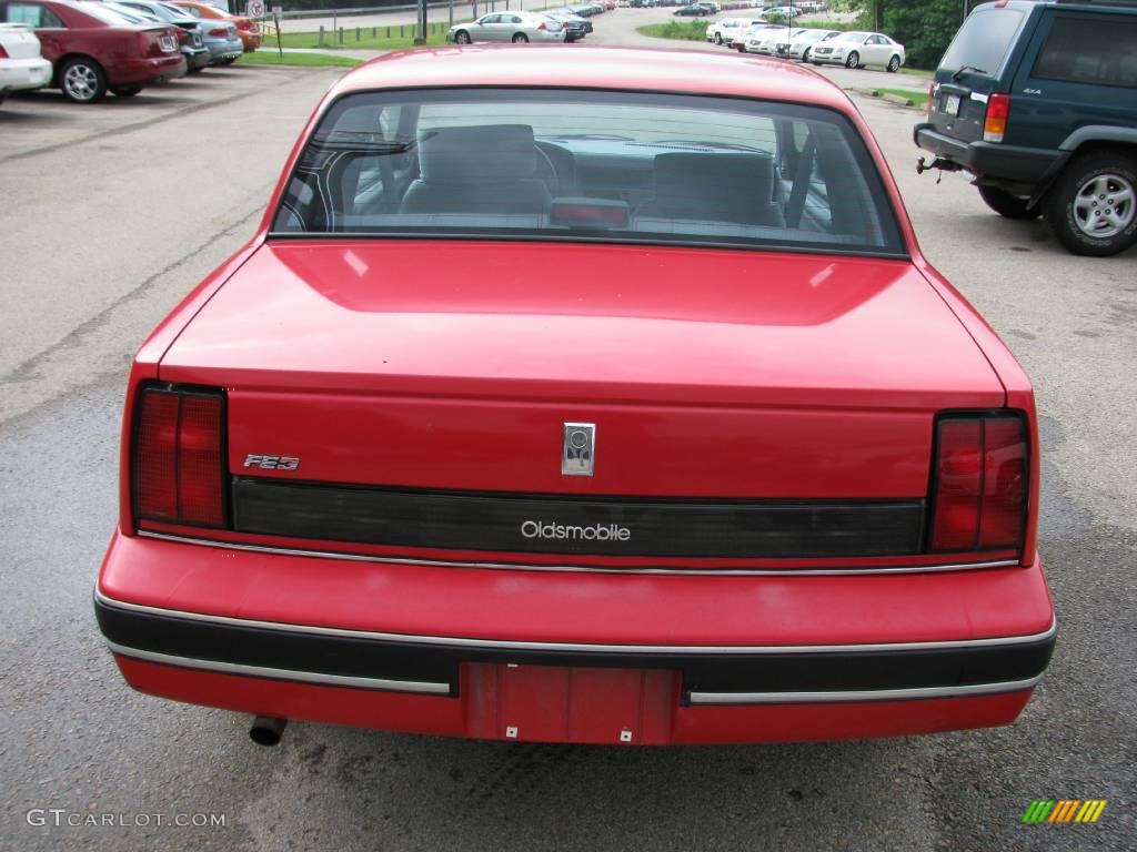 1990 Cutlass Calais S Coupe - Bright Red / Gray photo #3