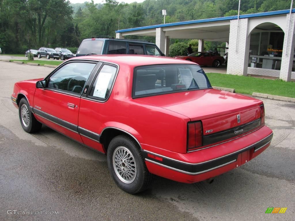 1990 Cutlass Calais S Coupe - Bright Red / Gray photo #10